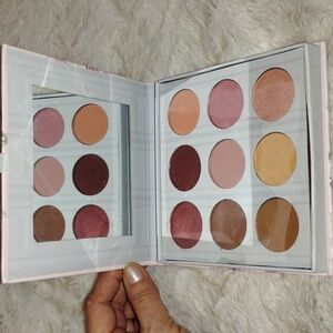 Laura Ashley Floral 9 Eyeshadow Palette Of Deep To Medium Tone Autumn Colors